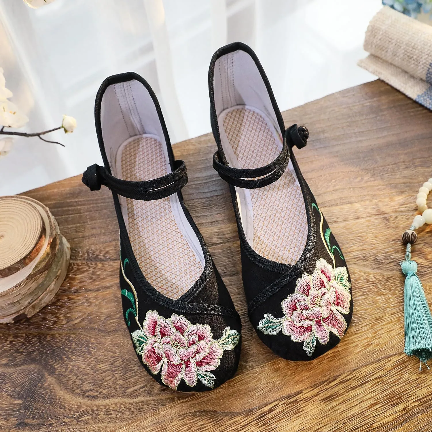 Chinese Embroidered Shoes for Women Round Toe Mary Jane Shoes Handmade Floral Slip On Loafers Comfort Walking Flats