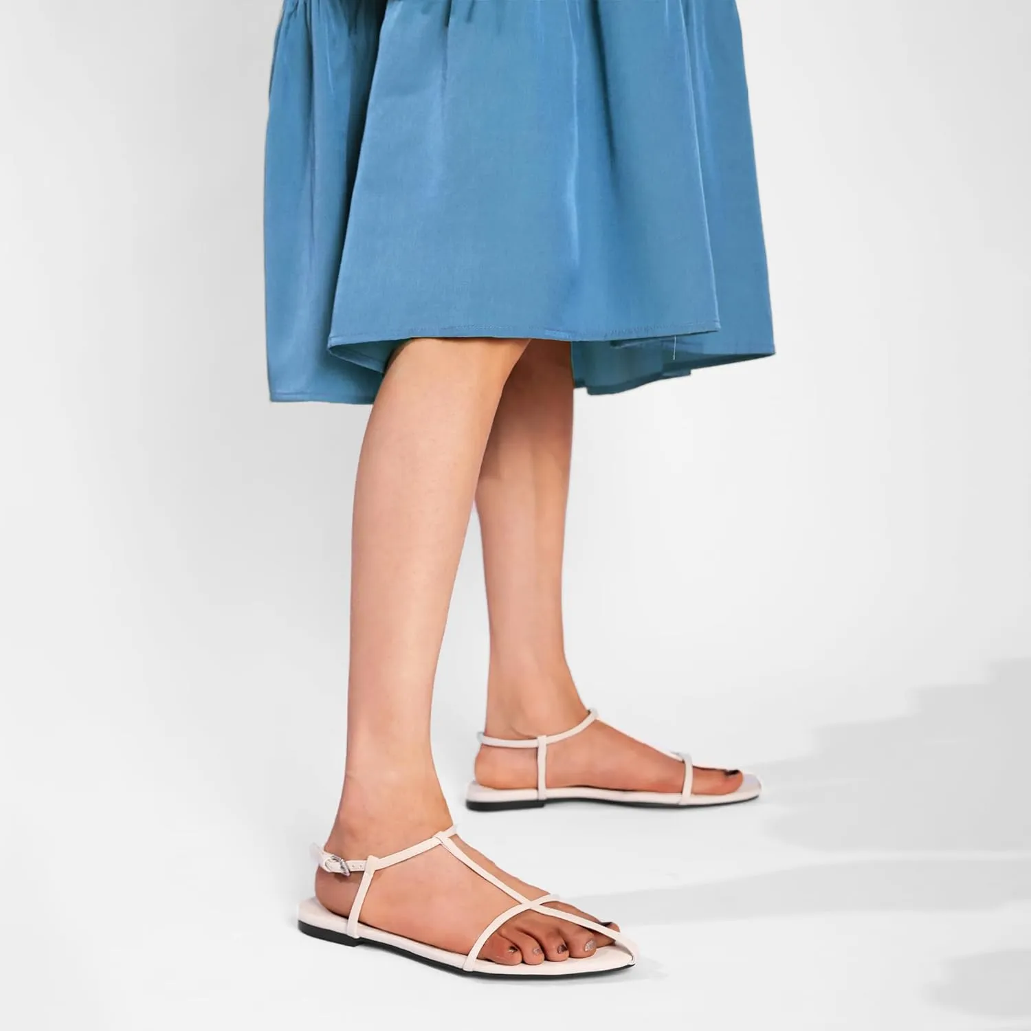 Flat Sandals for Women with Metal Buckle Ankle Strappy Ladies Fashion Slide Sandals Comfortable Summer Open Toe Women Sandals Dressy.
