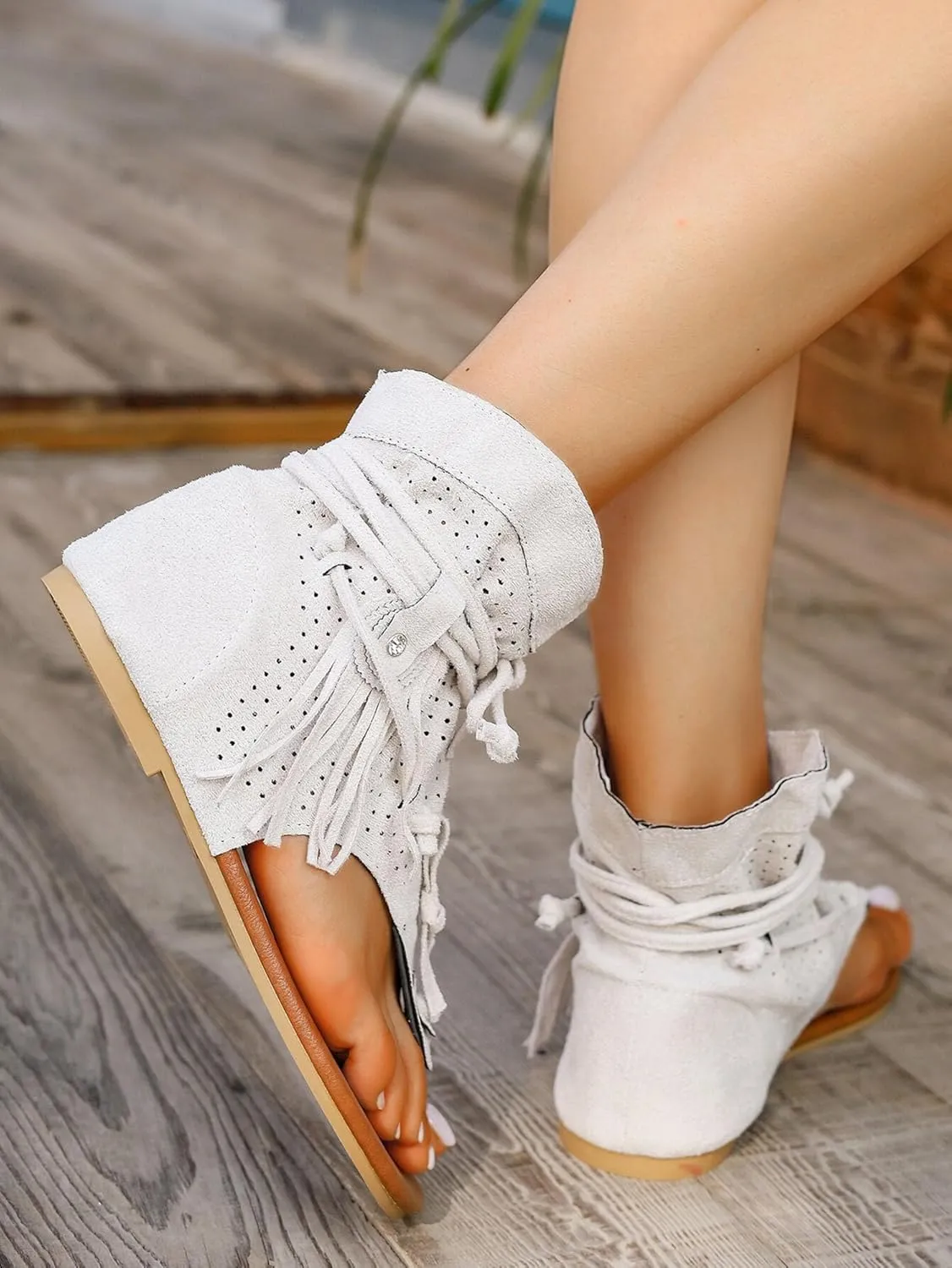 JITUUE Women's Flat Sandals Retro Bohemian Gladiator Fringe Tassel Sandal Ankle Boots Summer Casual Flat Clip Comfortable T-Strap Roman Beach Shoes