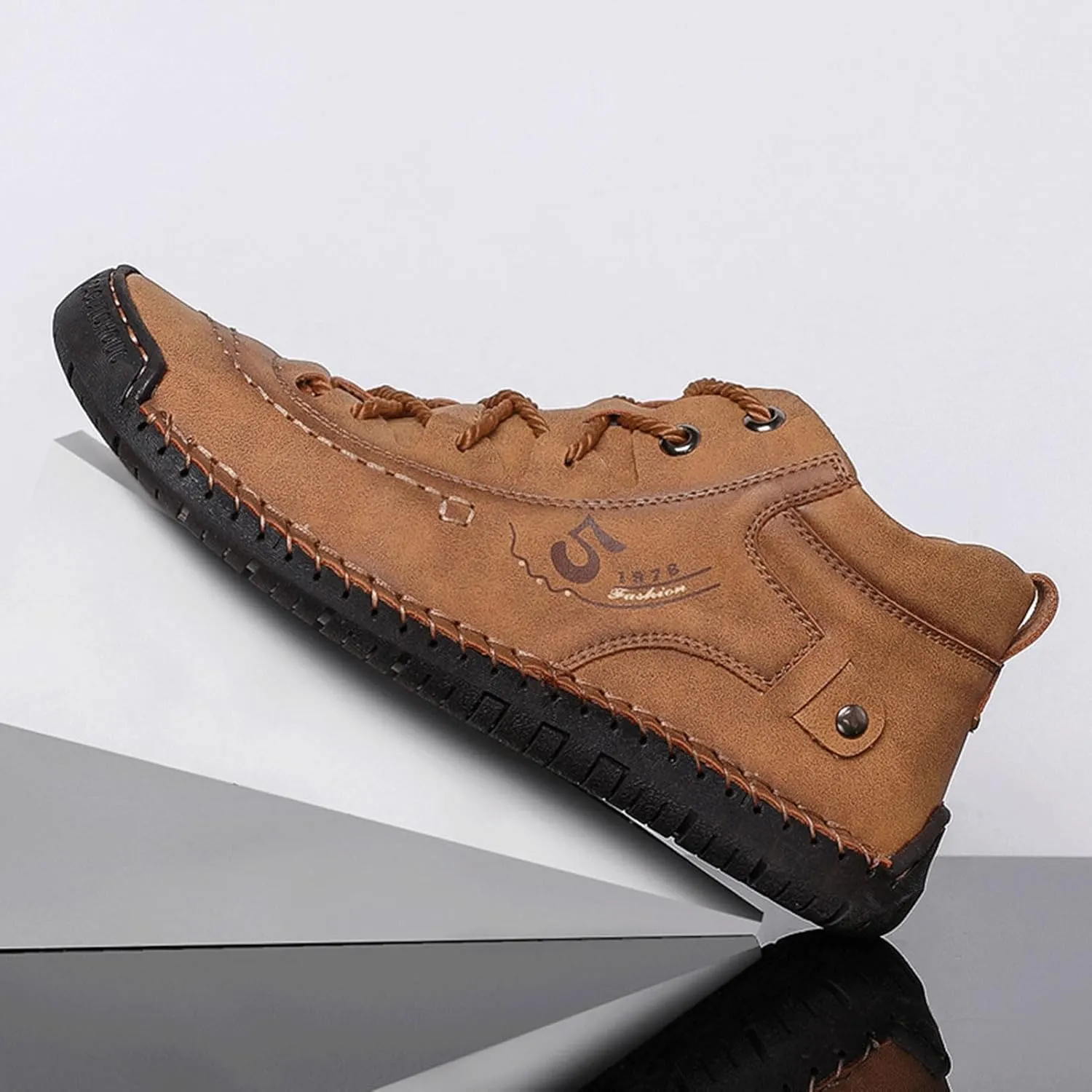 Mens Casual Leather Shoes Ankle Chukka Boots Slip On Lightweight Loafers Mid top Outdoor Lace Up Walking Driving Shoes