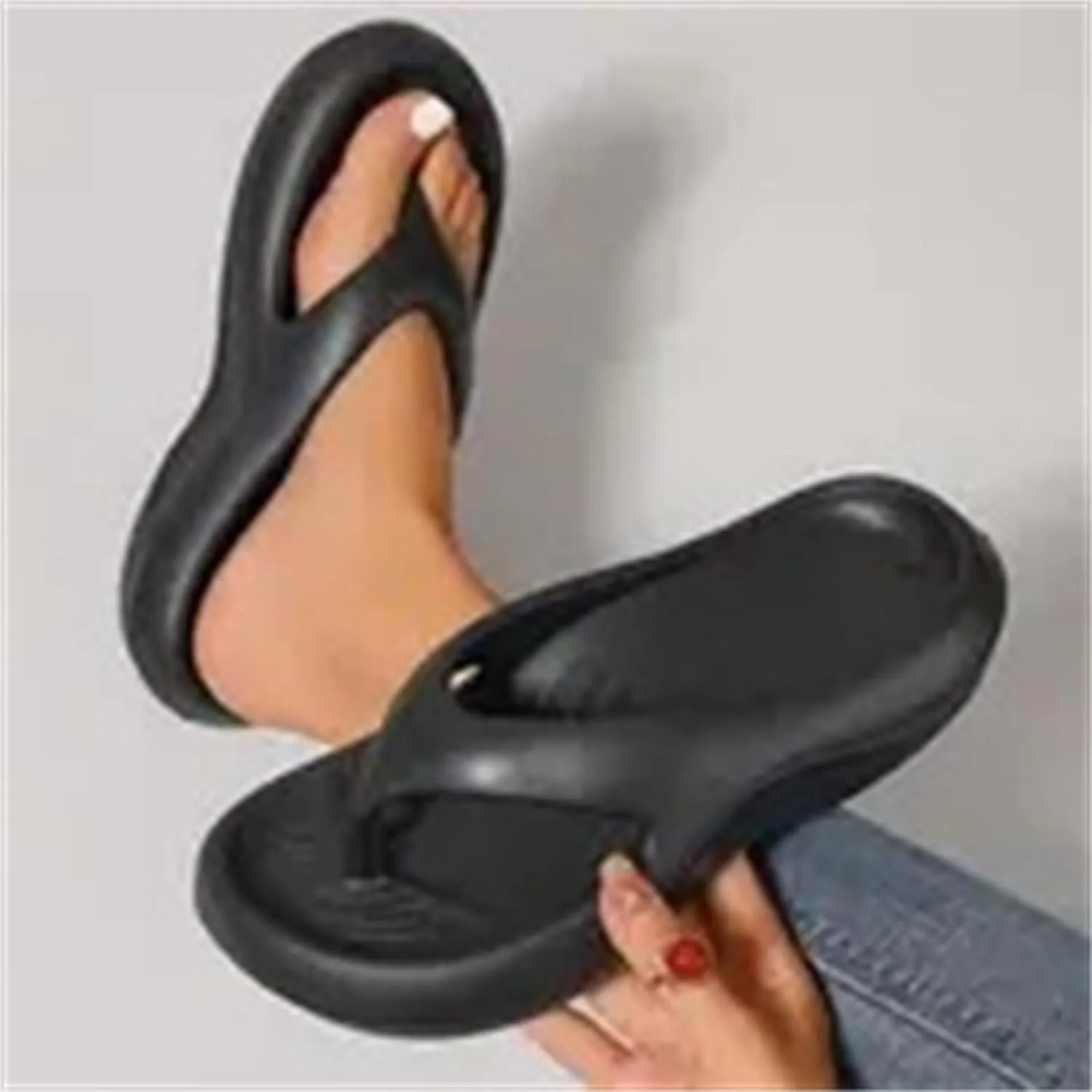 Orthopedic Sandals for Women Arch Support Flip Flops Comfortable Cushion Recovery Plantar Fasciitis Slip On Walking Sandals Soft Summer Beach Shoes