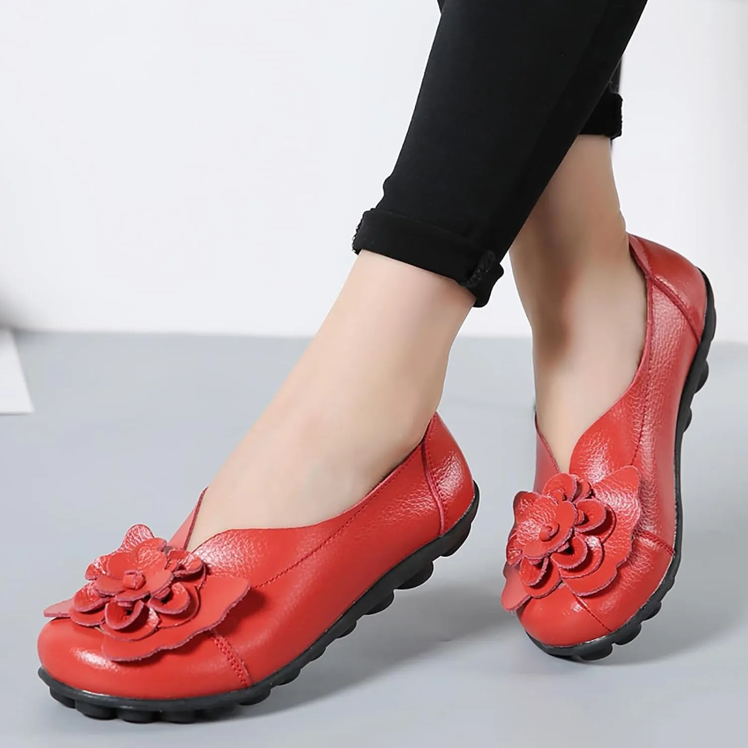 Womens Casual Loafers Shoes Round Toe Lightweight Soft Flat Moccasins Shoes Dressy Leather Slip On Comfortable Walking Loafer