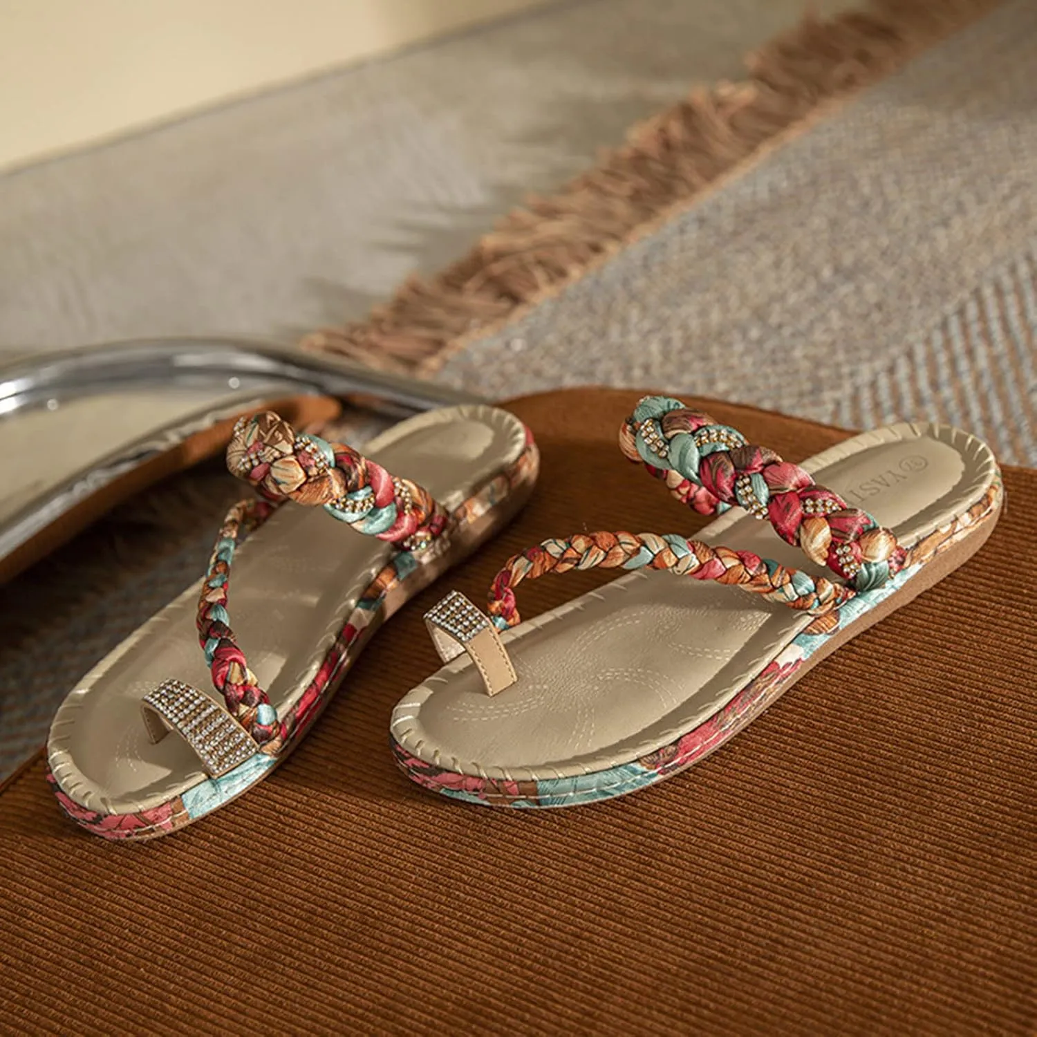 Women's Flat Sandals Summer Beach Bohemian Sandal Fashion Rhinestone Beaded Non Slip Boho Sandals Slides