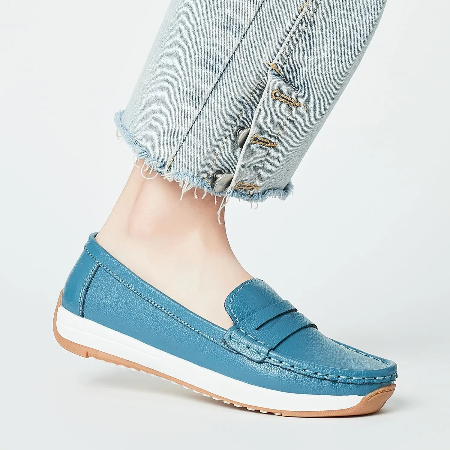 Women's Loafers Moccasin Casual Slip On Flat Shoes Comfortable Leather Driving Loafers Lightweight Nurse Work Shoes